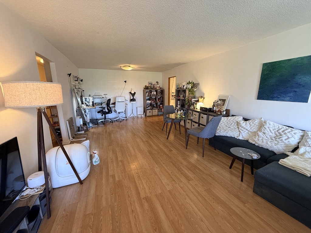 33 Pond Ave 820