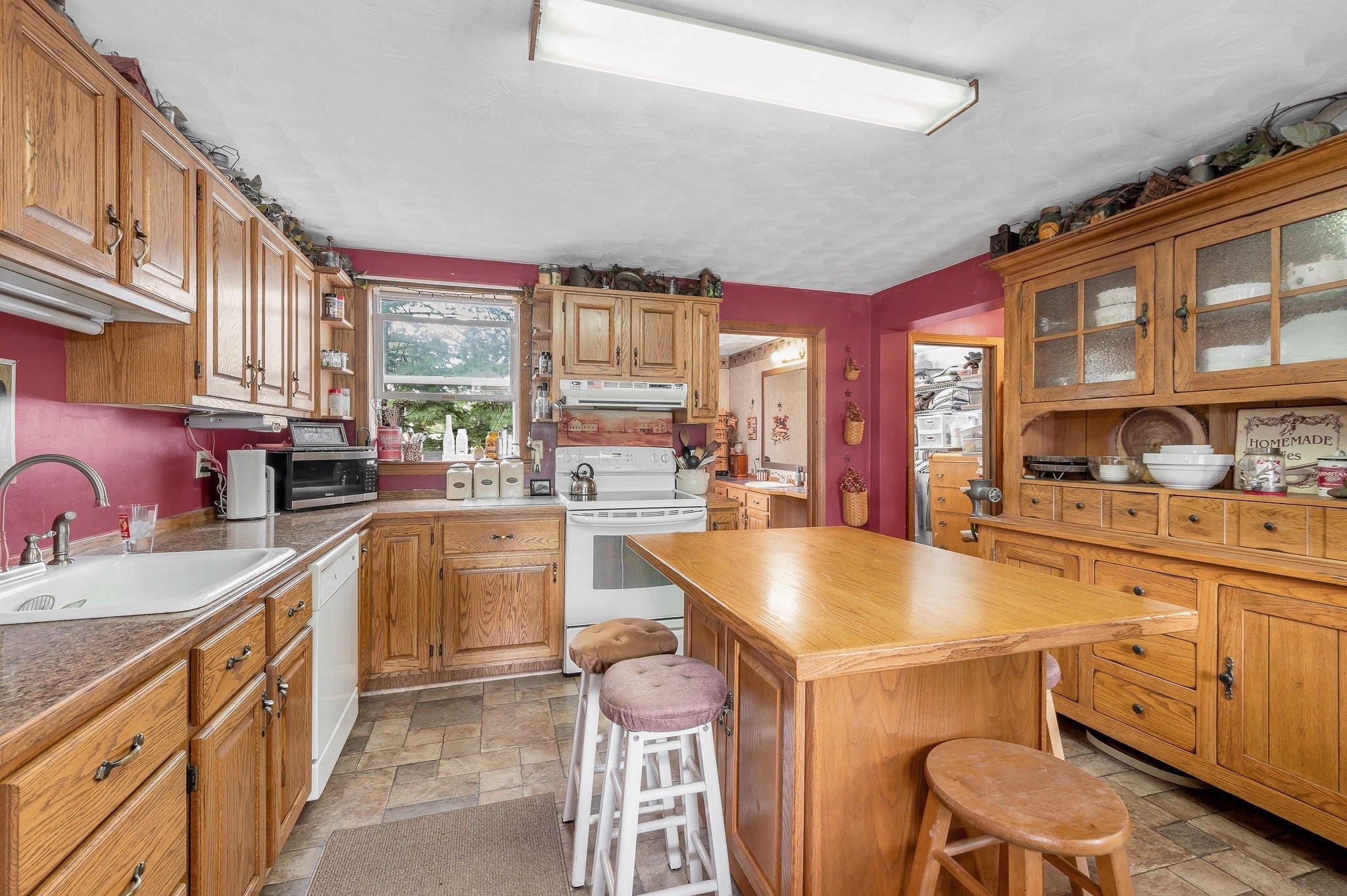 28 Pleasant St