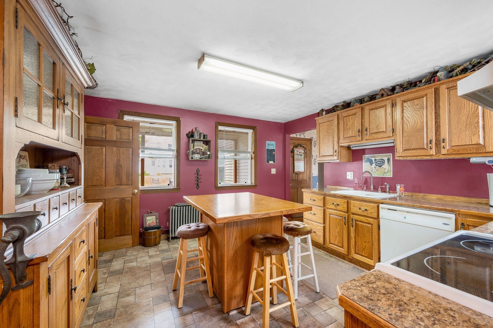 28 Pleasant St