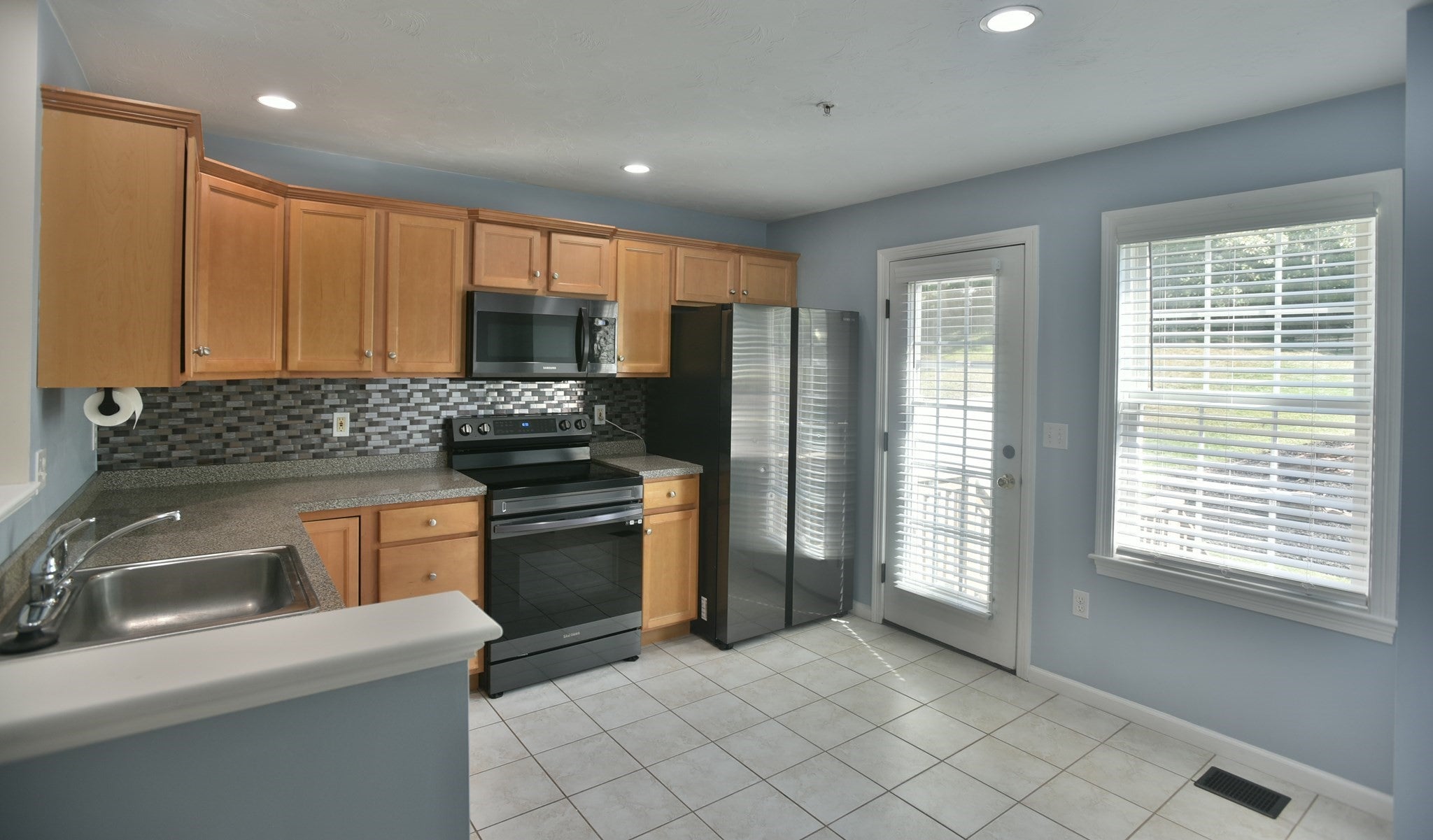 83 Boxberry Ln #83, Rockland, MA Photo #8