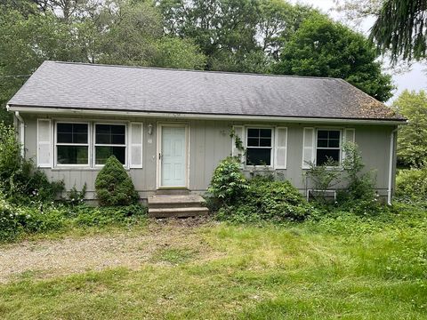 31 Main St Mashpee MA 02649