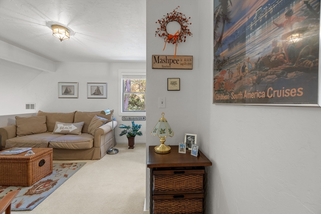 Mashpee, Massachusetts 02649, United States, 2 Bedrooms Bedrooms, ,2 BathroomsBathrooms,Residential,Active,176558