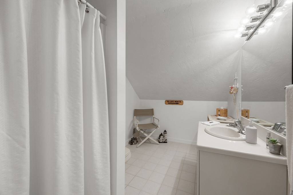 Mashpee, Massachusetts 02649, United States, 2 Bedrooms Bedrooms, ,2 BathroomsBathrooms,Residential,Active,176558