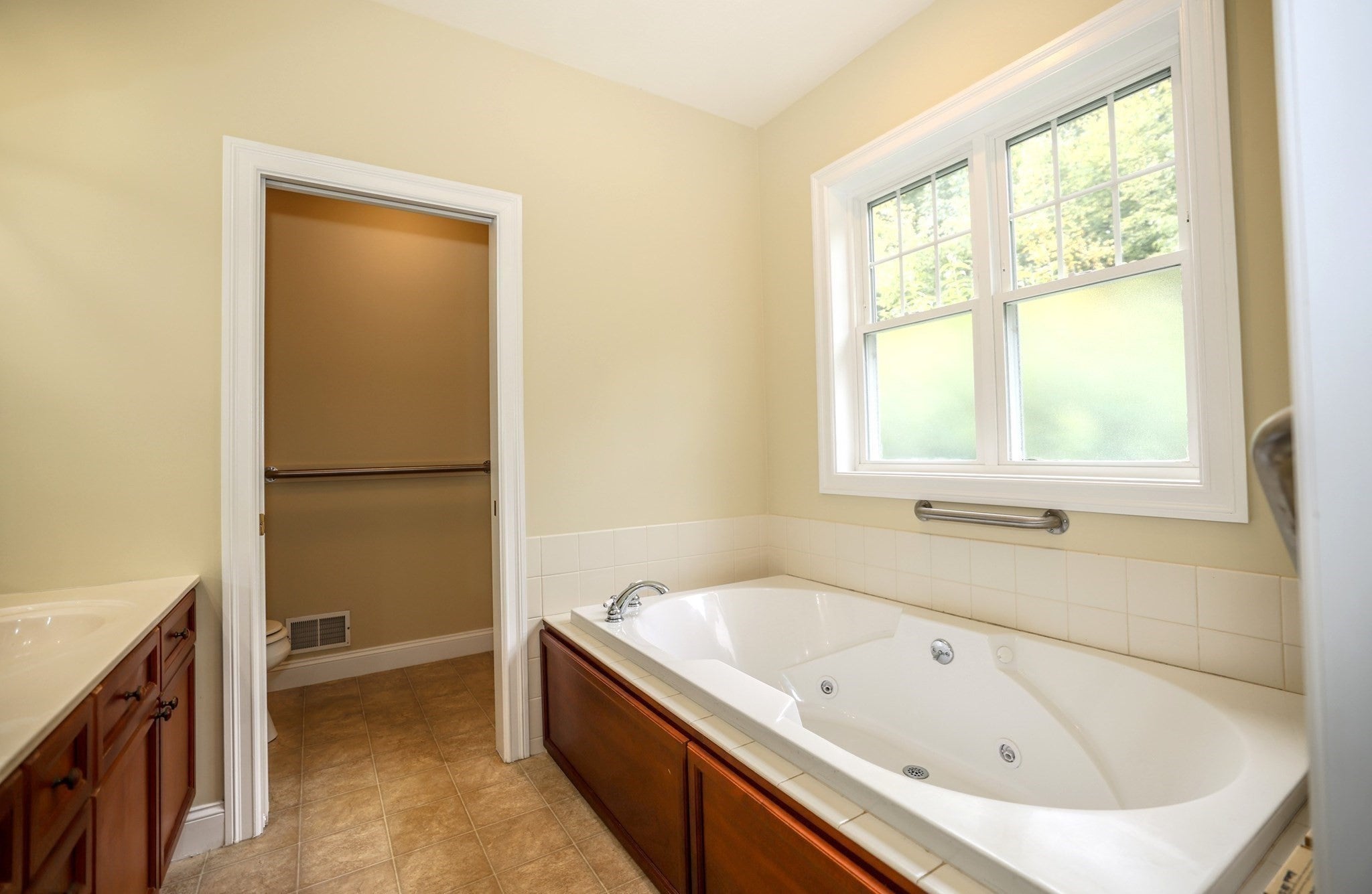 4 Elmwood Way #14, Amherst, NH, 4 Elmwood Way #14, Amherst, NH Photo #21