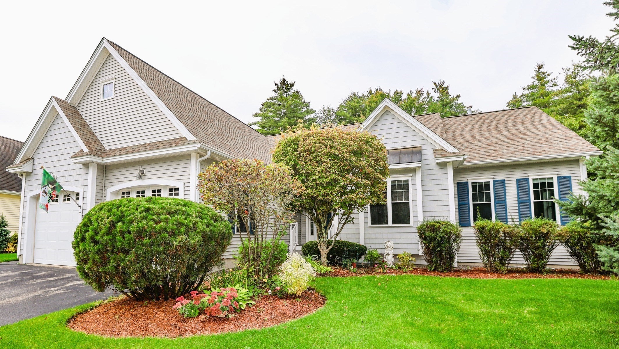 Photo of 4 Elmwood Way, Amherst, NH