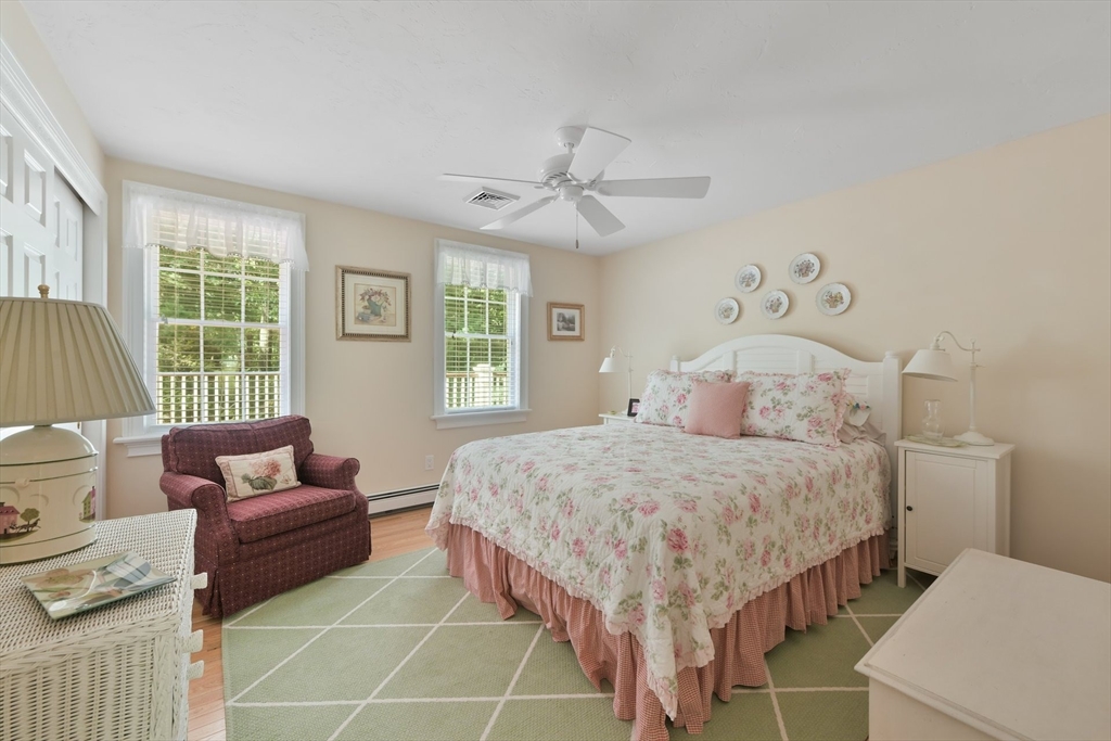 Barnstable, Massachusetts 02635, United States, 3 Bedrooms Bedrooms, ,3 BathroomsBathrooms,Residential,Active,221823