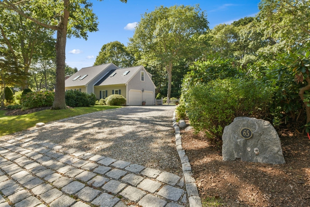 Barnstable, Massachusetts 02635, United States, 3 Bedrooms Bedrooms, ,3 BathroomsBathrooms,Residential,Active,221823