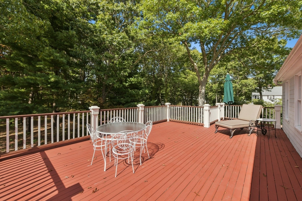 Barnstable, Massachusetts 02635, United States, 3 Bedrooms Bedrooms, ,3 BathroomsBathrooms,Residential,Active,221823