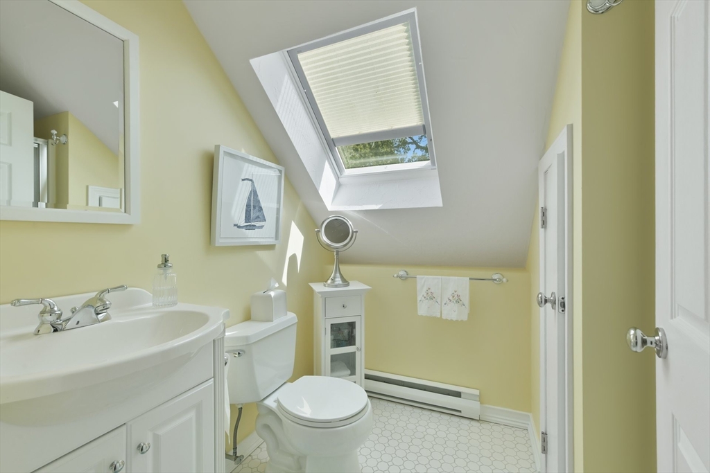 Barnstable, Massachusetts 02635, United States, 3 Bedrooms Bedrooms, ,3 BathroomsBathrooms,Residential,Active,221823