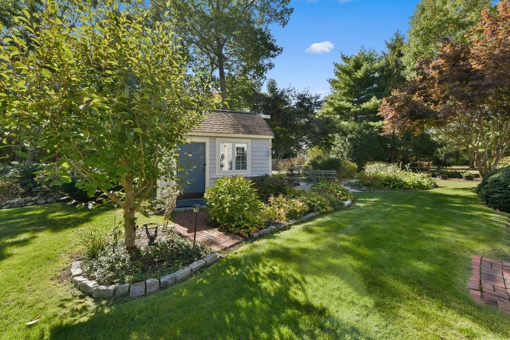 Barnstable, Massachusetts 02635, United States, 3 Bedrooms Bedrooms, ,3 BathroomsBathrooms,Residential,Active,221823