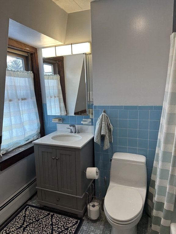 Cambridge, Massachusetts 02140, United States, 2 Bedrooms Bedrooms, ,1 BathroomBathrooms,Residential,Pending,128400