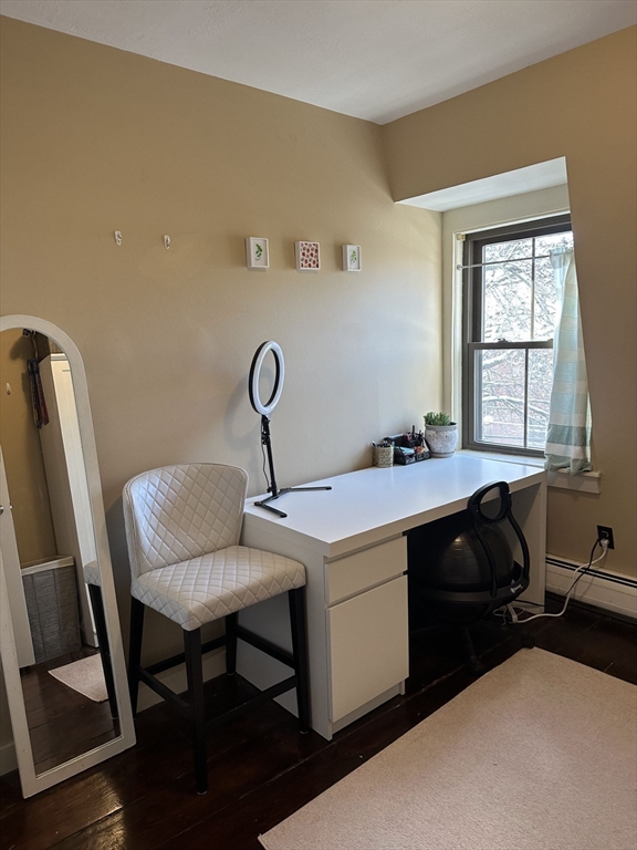 Cambridge, Massachusetts 02140, United States, 2 Bedrooms Bedrooms, ,1 BathroomBathrooms,Residential,Pending,128400