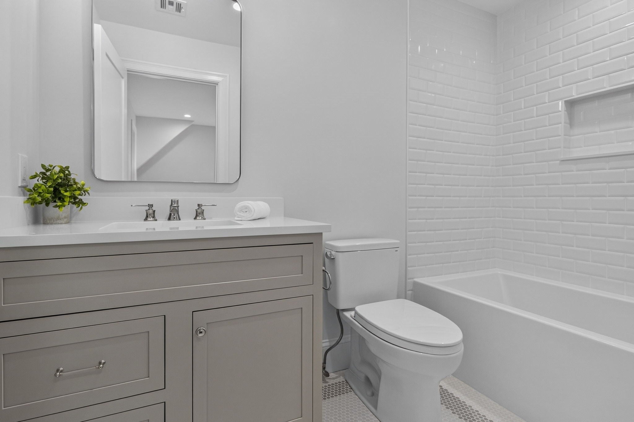 19 Orchard St, Wellesley, MA, 19 Orchard St, Wellesley, MA Photo #22