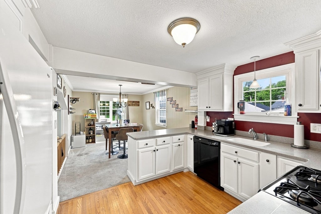 59 Piper Rd, West Springfield, MA Photo #17