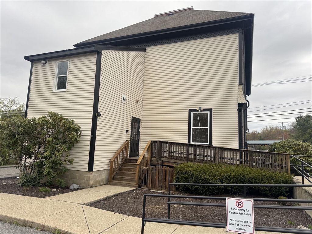 1131 Main St 2B