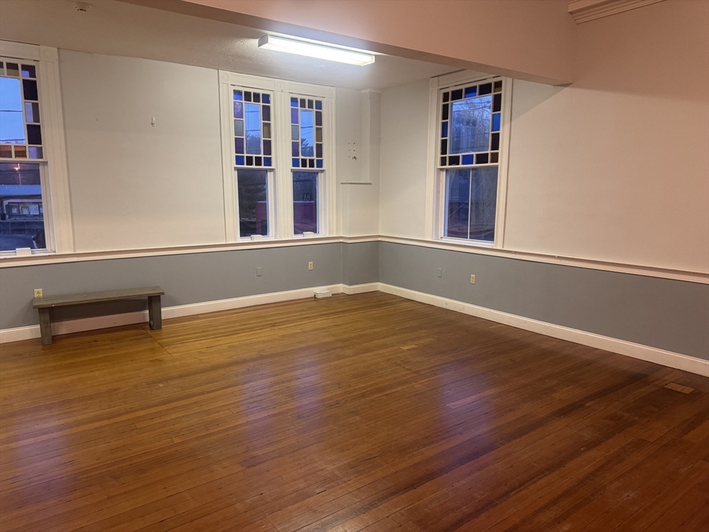 1131 Main St 2B