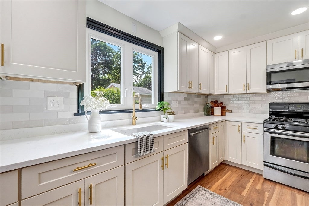 6 Elm Ct