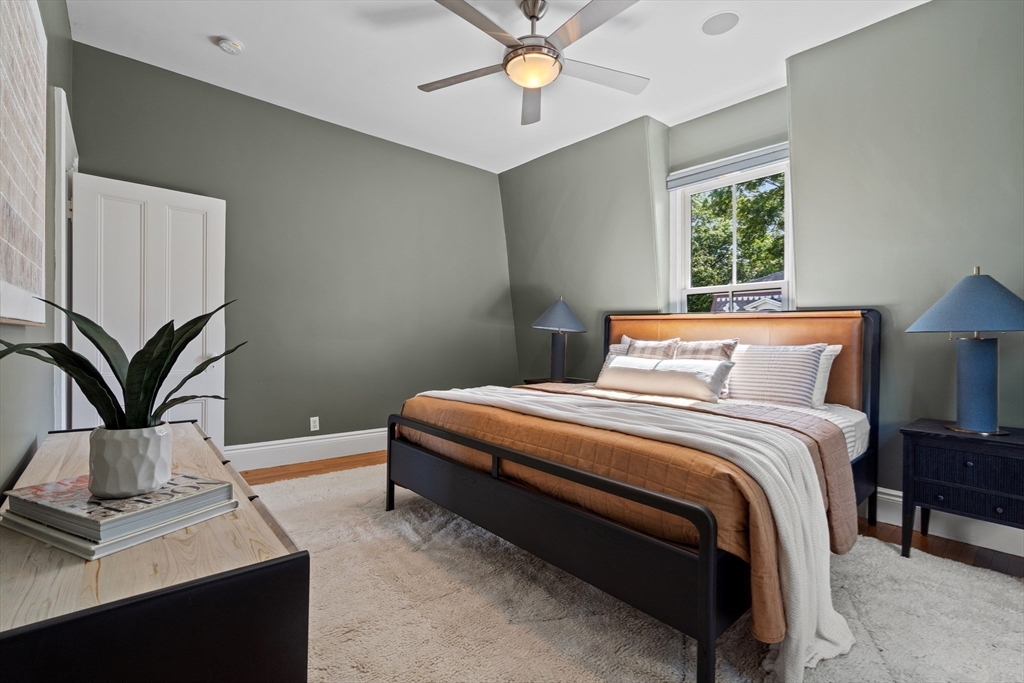 Newton, Massachusetts 02458, United States, 3 Bedrooms Bedrooms, ,3 BathroomsBathrooms,Residential,Active,211977