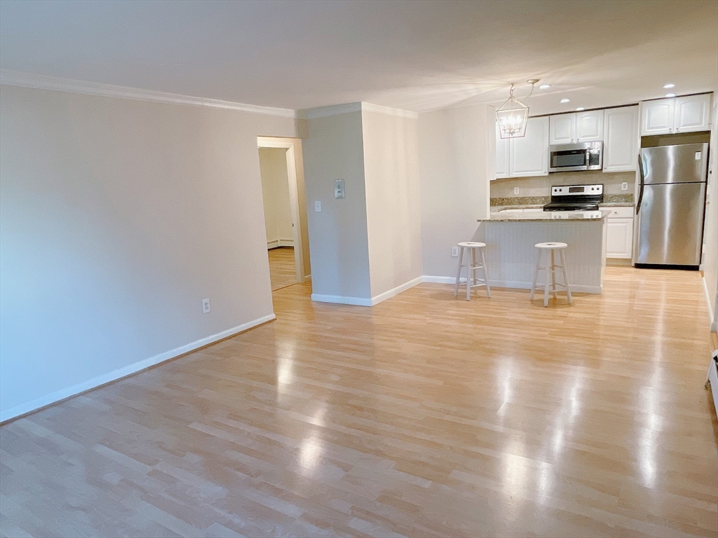 3 A Colonial Drive 8