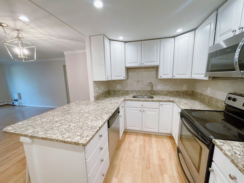 3 A Colonial Drive 8