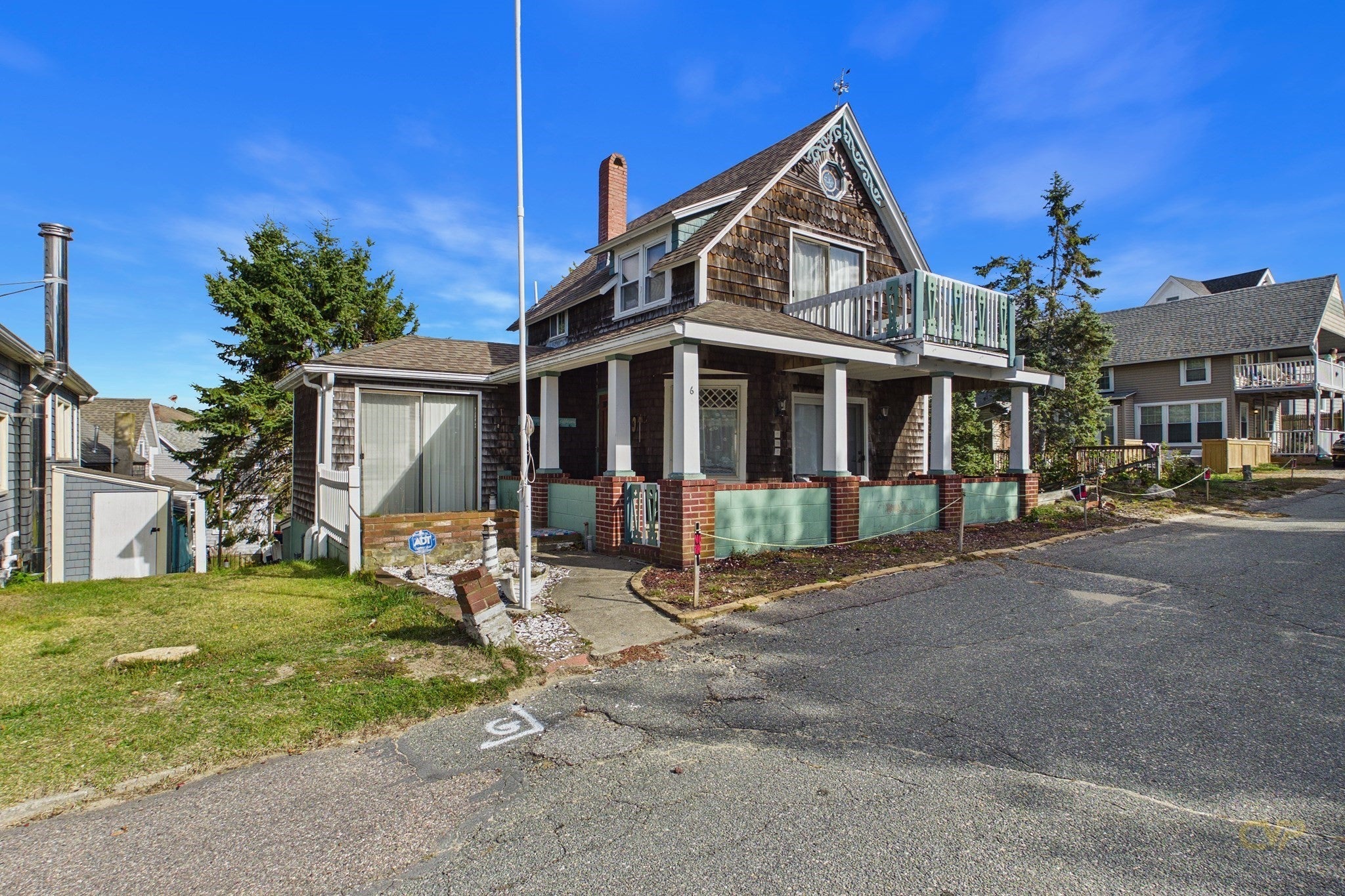 6 Myrtle St