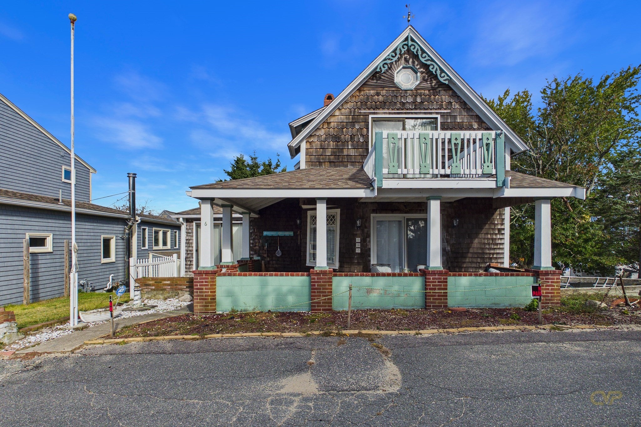 6 Myrtle St