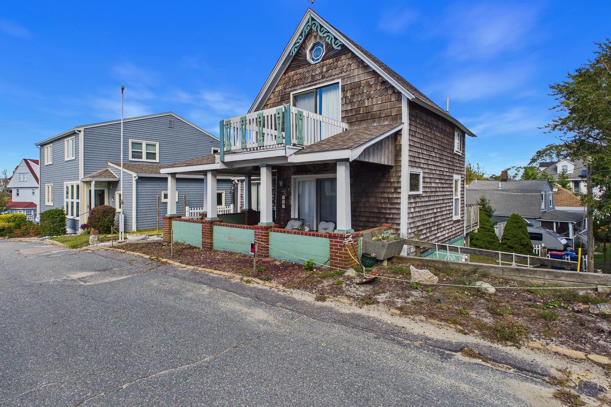 6 Myrtle St