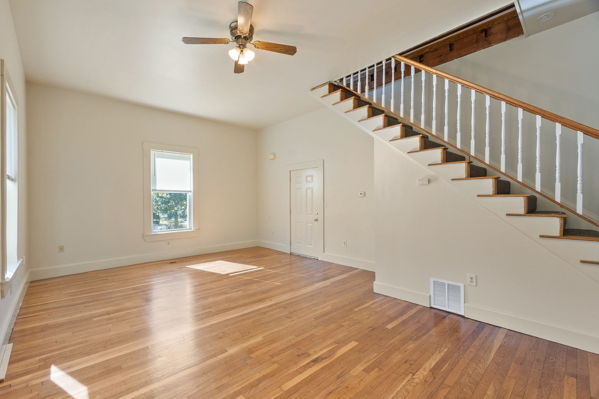 104 Tenth St #1R, Lowell, MA, 104 Tenth St #1R, Lowell, MA Photo #4