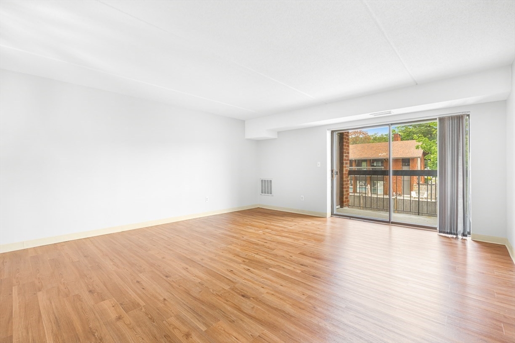 159 Main Street 11C