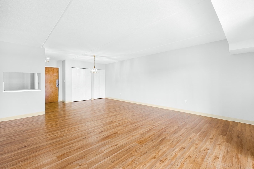 159 Main Street 11C