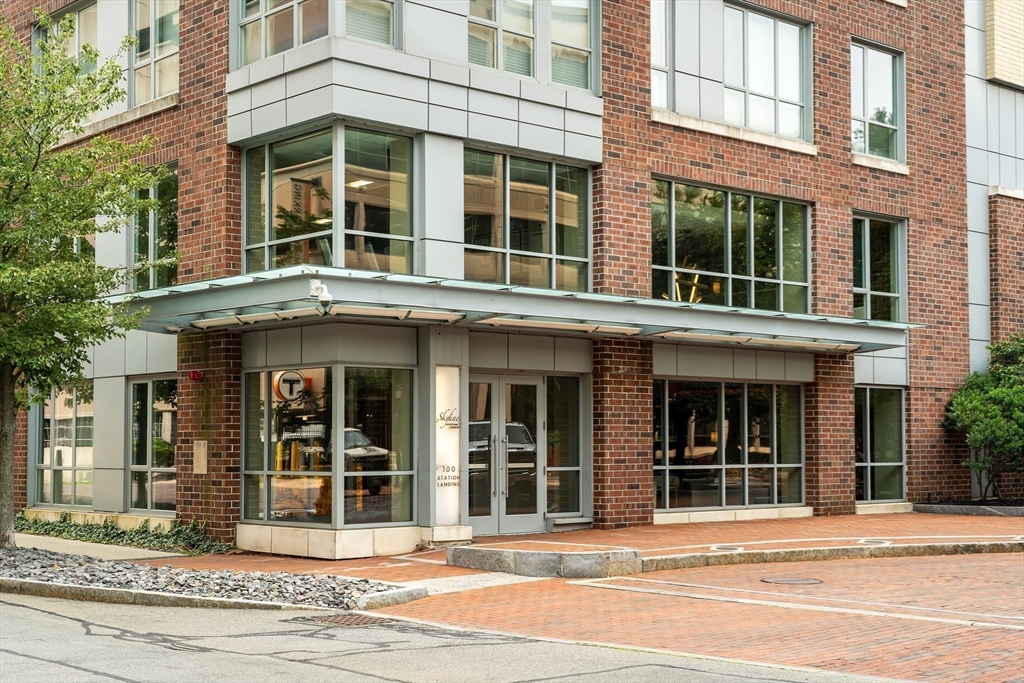 100 Station Lndg 1008