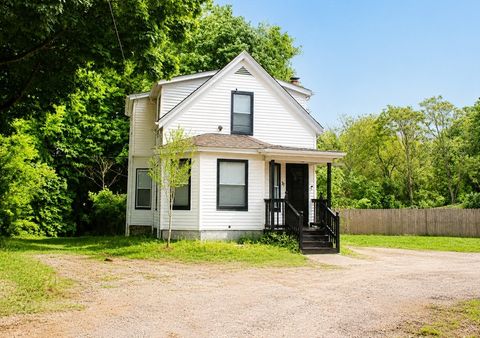 Photo of 37 Hunt St, Brockton, MA 02302 (MLS # 73523564)