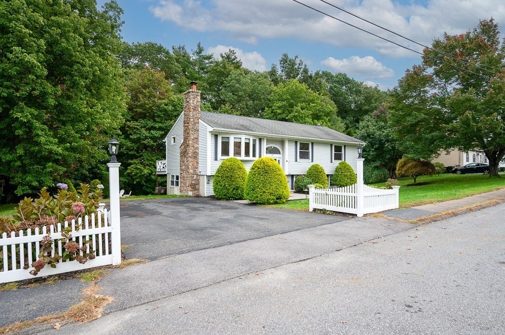 17 Vinal St, Hudson, MA Photo #2