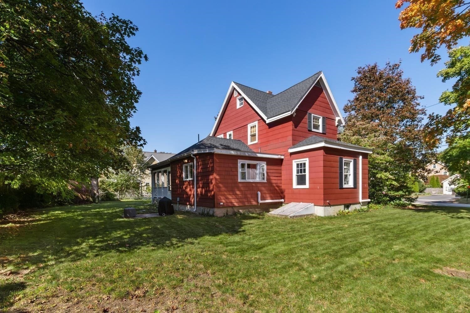 39 Forest St, Winchester, MA Photo #34