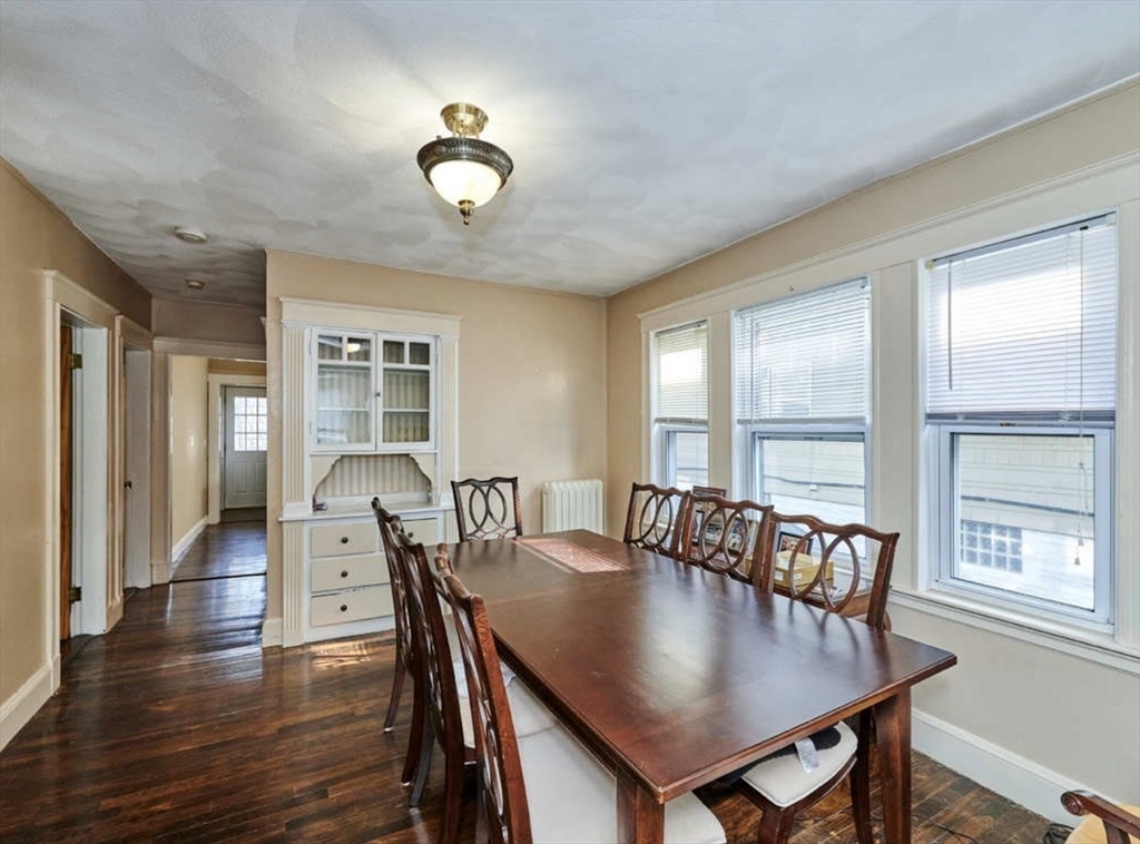Click for 53 Fairfax St #1, Somerville, MA slideshow