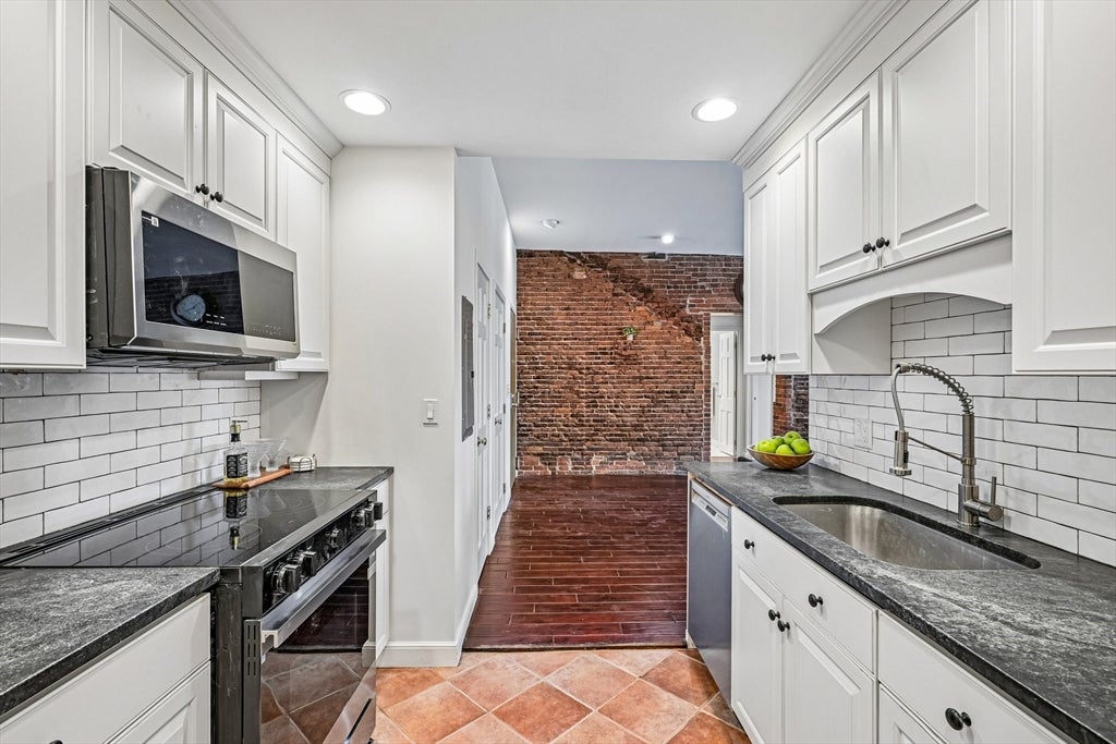 28-32 Atlantic Ave #628, Boston, MA Photo #12