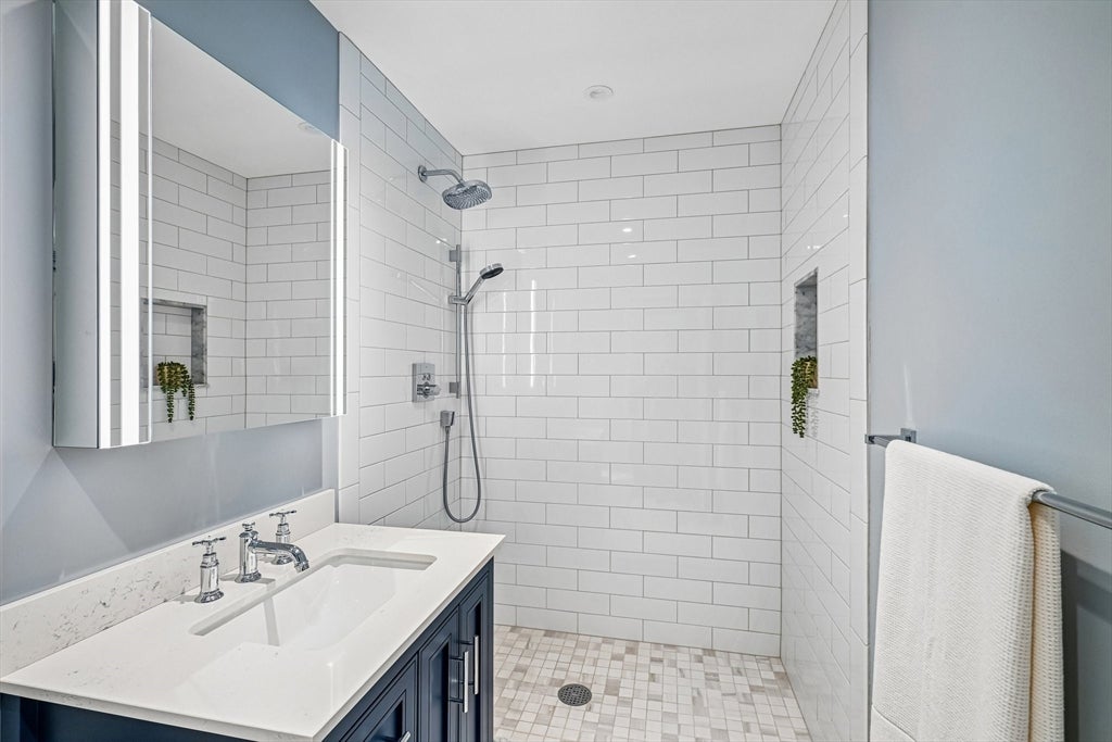 28-32 Atlantic Ave #628, Boston, MA Photo #16