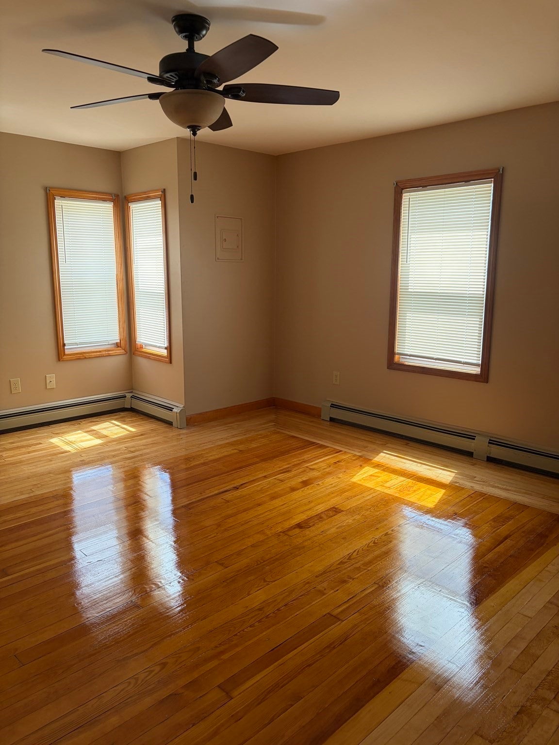 Click for 109 Ash Street #1, Fall River, MA slideshow