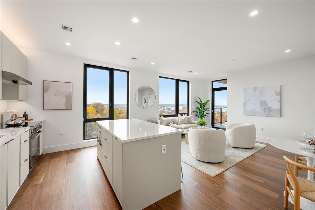 1515 Commonwealth Ave 606