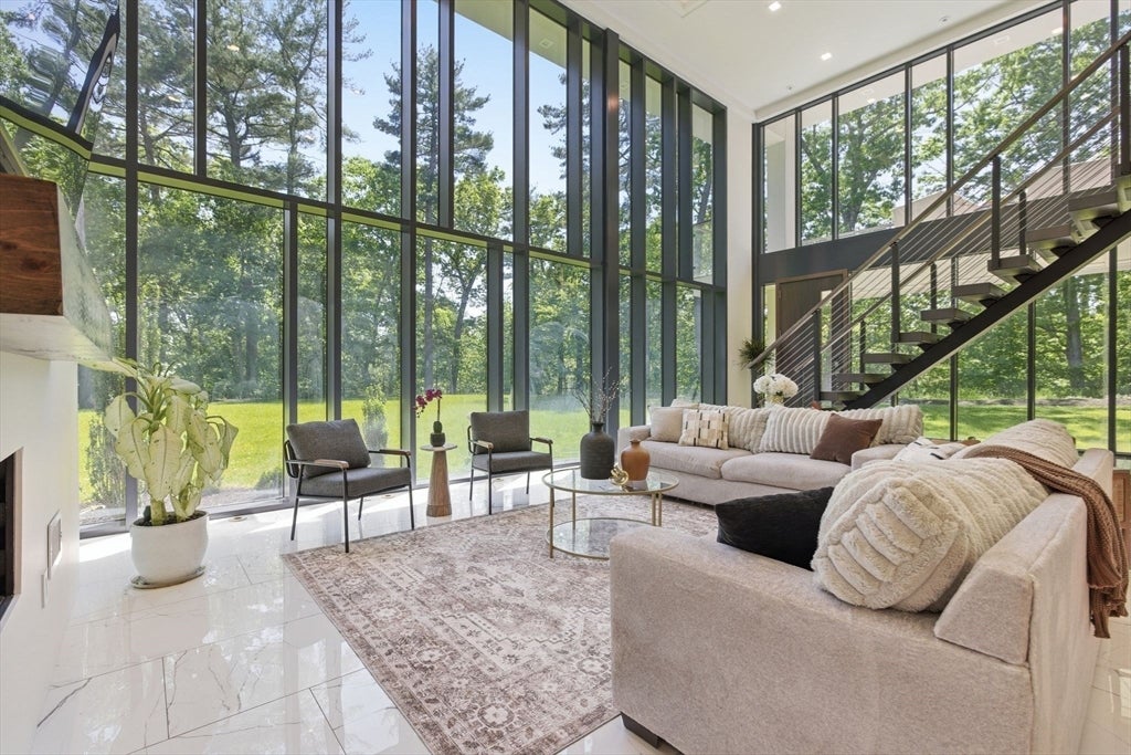 20 Dogwood Ln