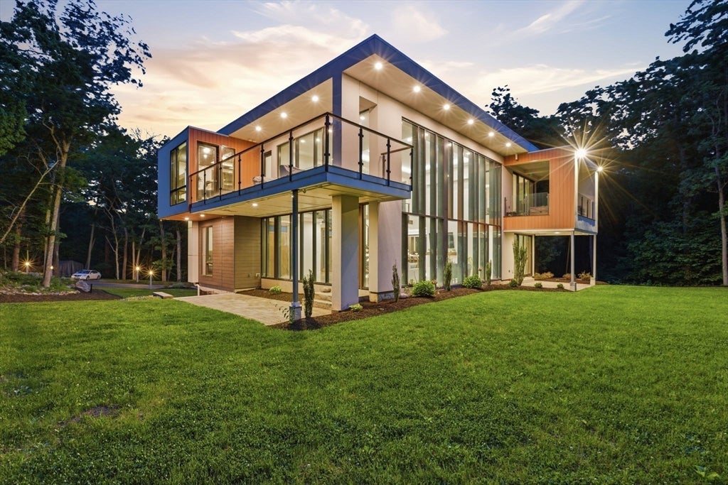 20 Dogwood Ln