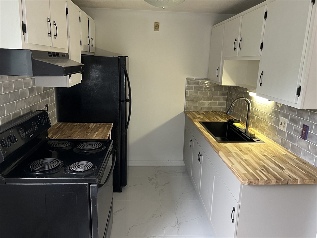 7 Woodcrest Court 4