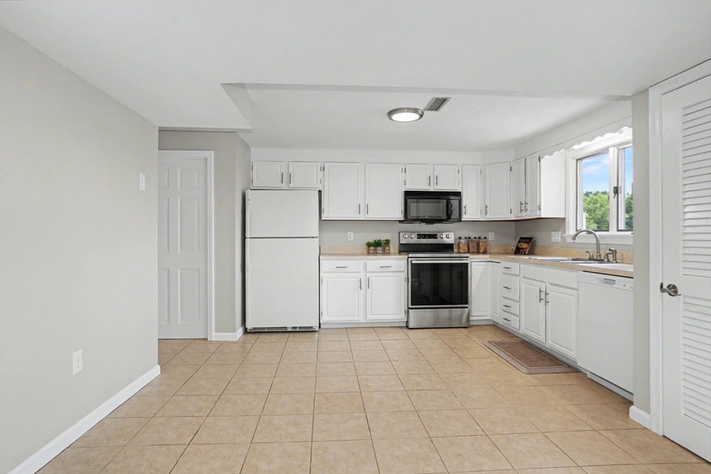 13 Brandee Ln #24, Methuen, MA, 13 Brandee Ln #24, Methuen, MA Photo #6