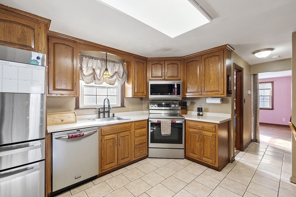 8 Clover Hill Drive