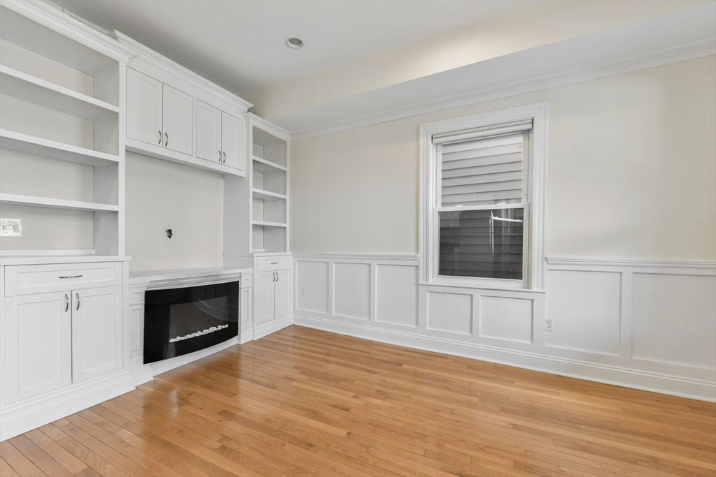 16 Emerson St 1