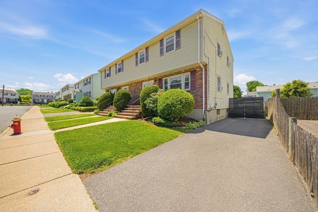 26-28 Desmond Ave
