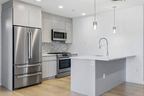 16 Boardman St 202 Boston MA 02128