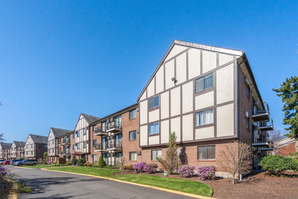 159 Bittersweet Ln 103