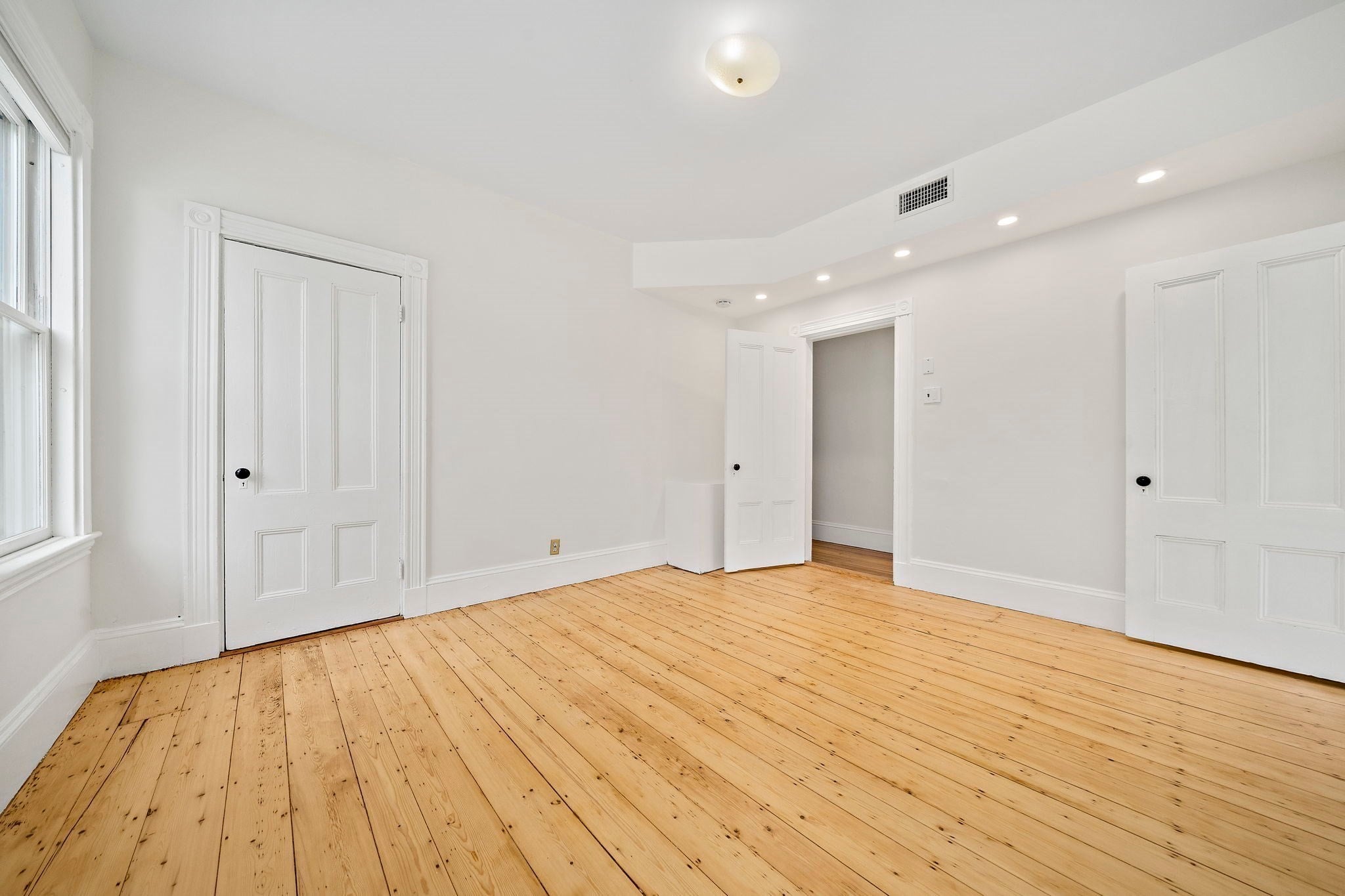 98 Boylston St 3