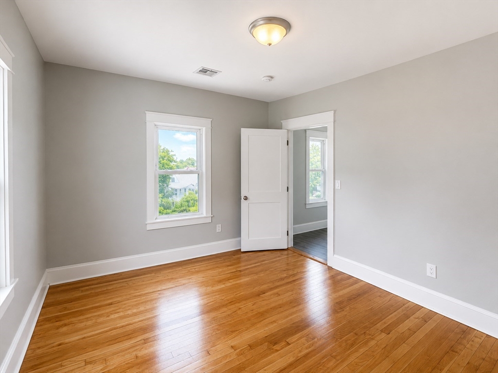 Picture for the property 73538581, 12 beds, 6 baths
